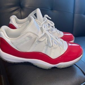 Air Jordan XI cherry Red